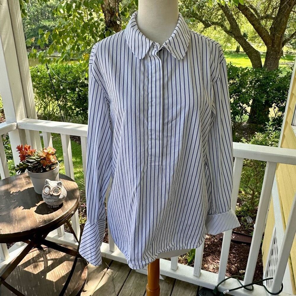 Lareida White / Navy Striped French Cut Button Front Top